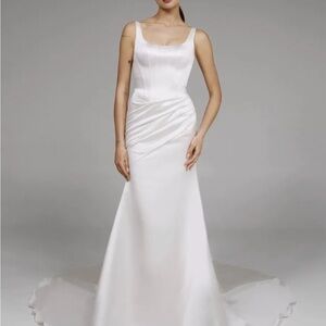 Pronovias Dennisse satin basque waist wedding gown UNWORN UNALTERED